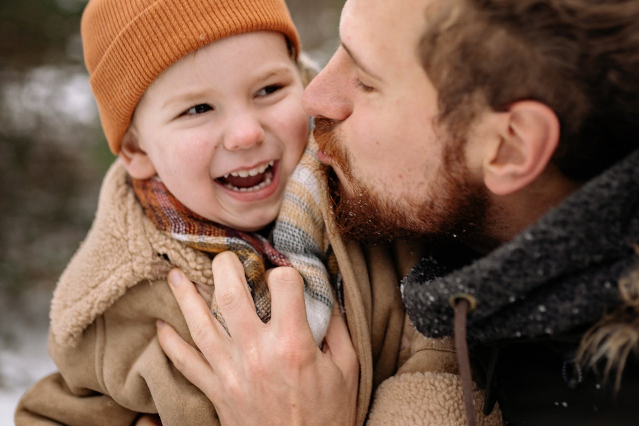 Foto di Yan Krukau: https://www.pexels.com/it-it/foto/raffreddore-freddo-uomo-amore-6616145/